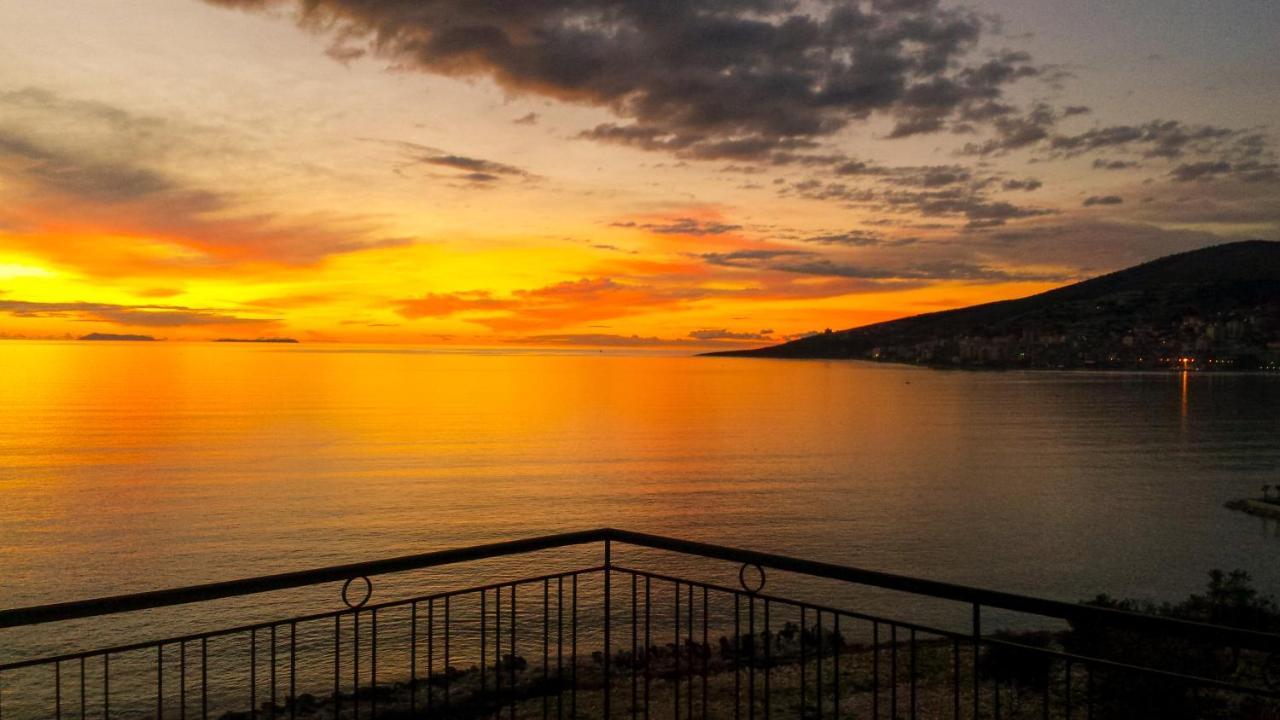 Sina Apartments Sarande Exterior photo